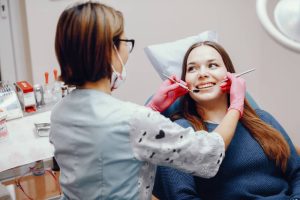 Do Cosmetic Dentists Offer Smile Makeovers in Coquitlam?